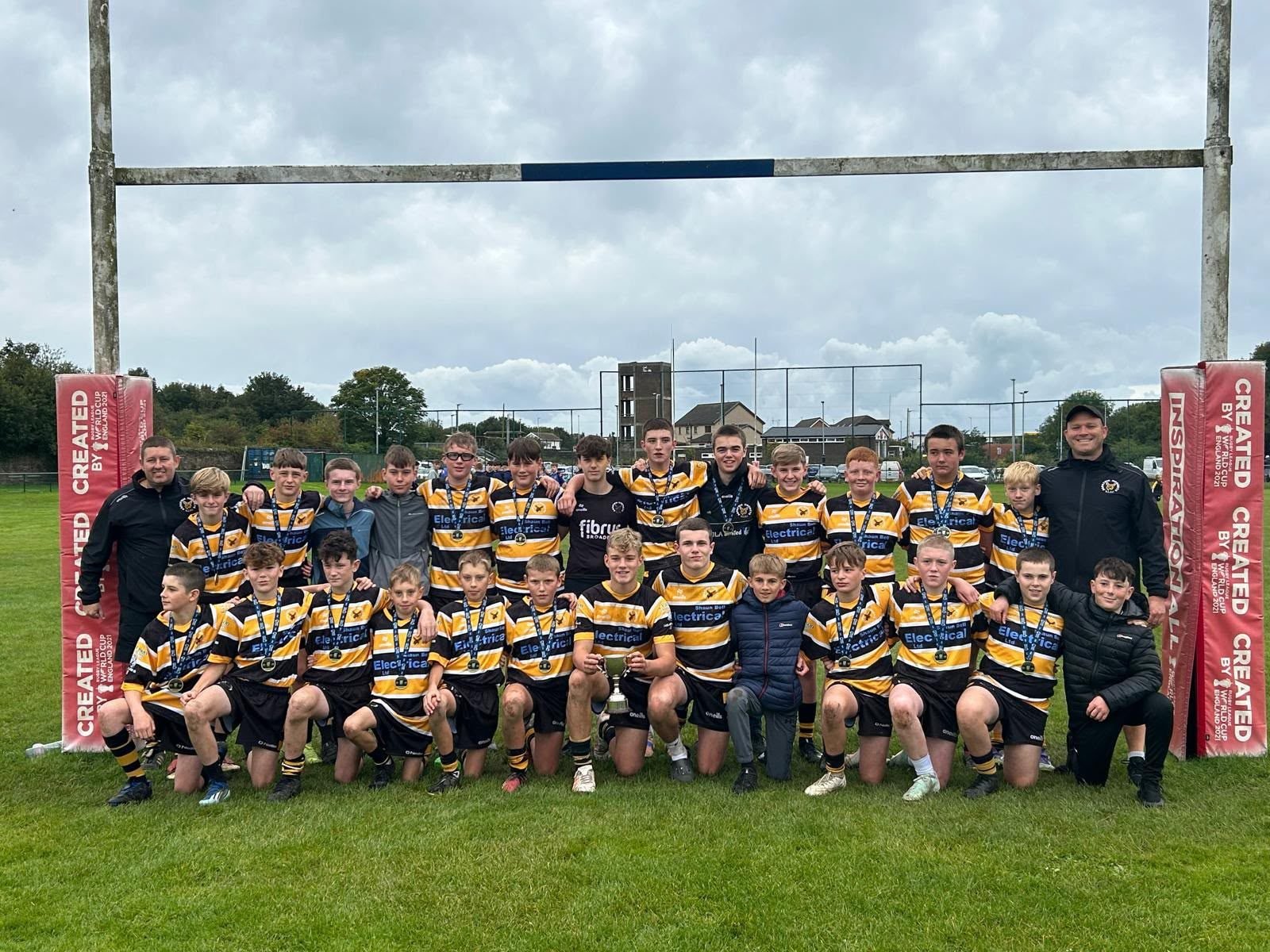 Junior players in Hornets colours